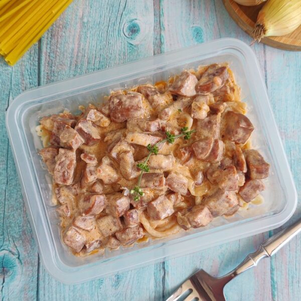 Spaghetti ao molho branco com calabresa acebolada (GF13)