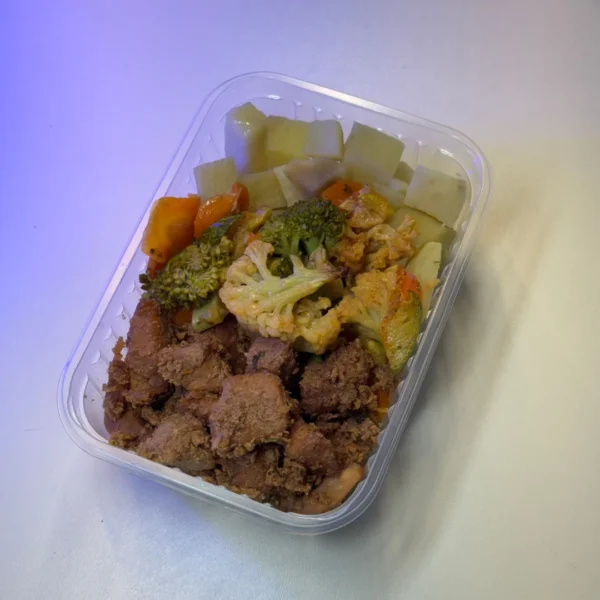 Lombo suíno com batata doce em cubos e mix de legumes (T20)