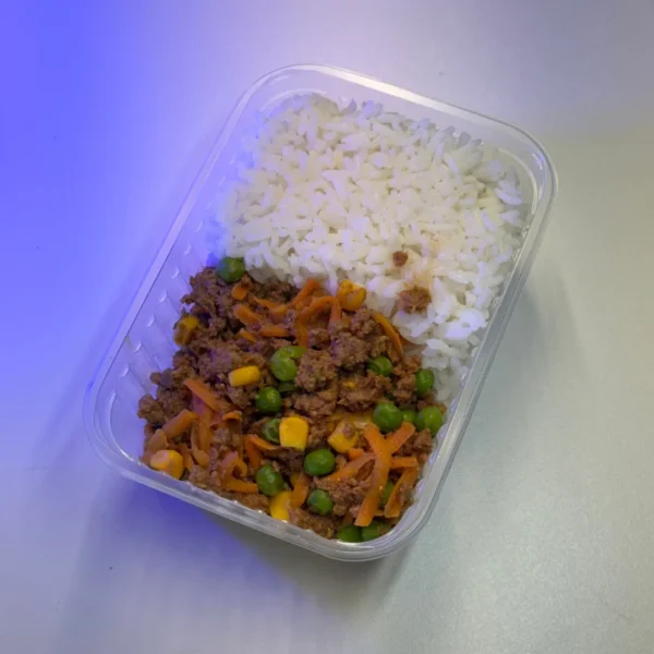 Carne moída colorida com arroz branco (T5)
