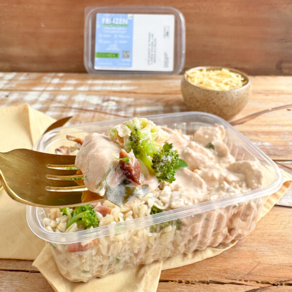 Strogonoff de frango com arroz integral com brócolis e bacon (GF3) - Image 2