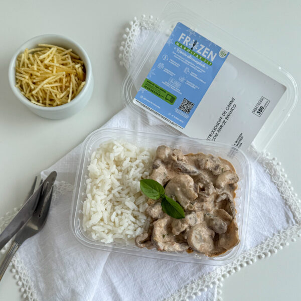Strogonoff de carne com arroz branco (GF4)